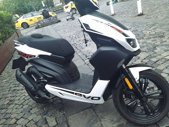 Scuter Keeway 3500 km