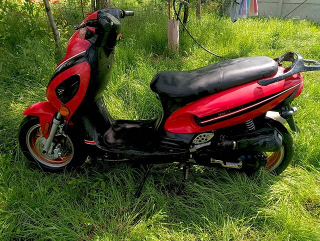 Vând scuter 50 CC