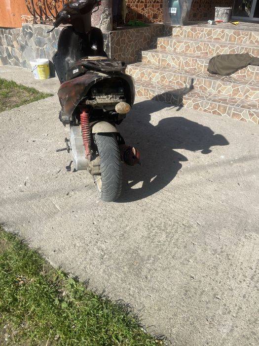 Vand scuter fuctional nu ofer acte la el fuge bine  rau motor 49c
