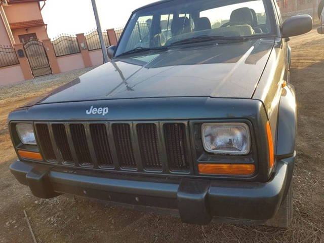 dezmembrez jeep cherokee