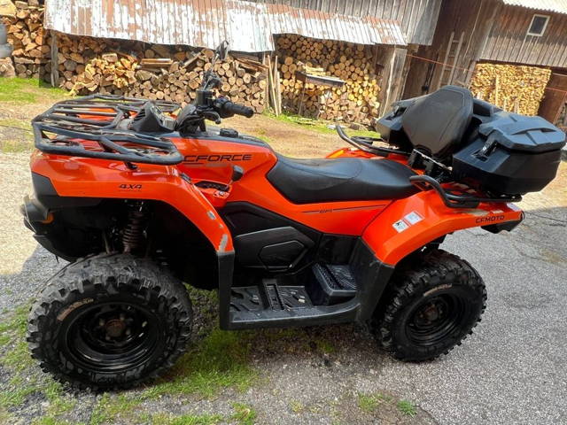 Vand 3 atv uri 450L si 520L