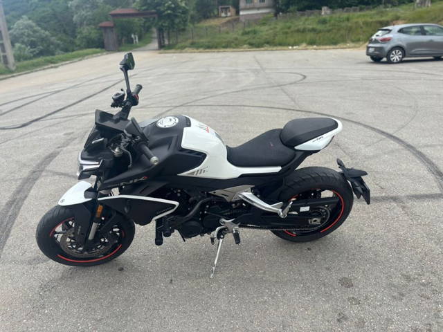 CFmoto 800nk Advance