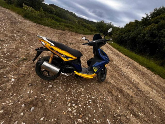 Vand Scuter in stare perfecta de funcționare