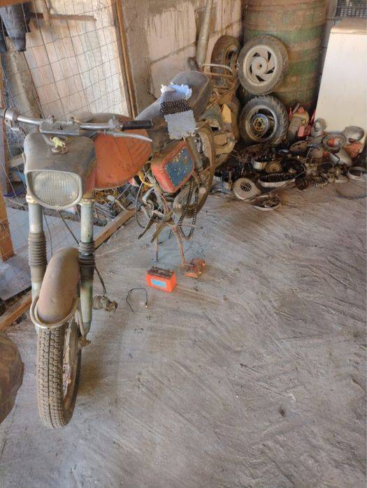 Vand mobra cu motor rezerva si certificat de inmatriculare