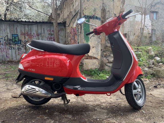 Vespa lx50 , an fabricație 2008 ,ofer transport la cerere