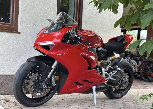 Ducati Panigale v2