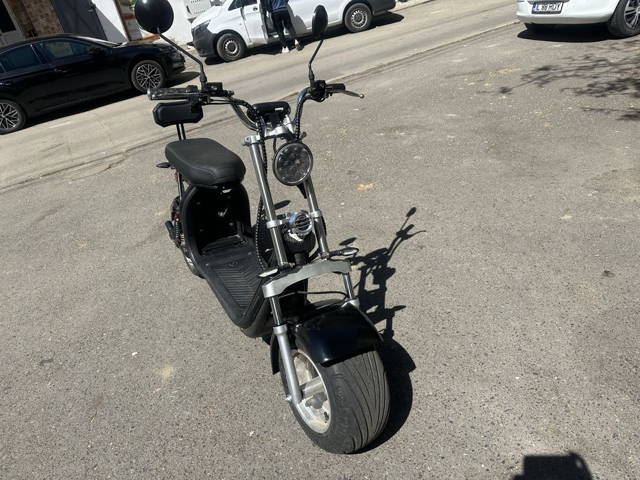Vand scuter electric