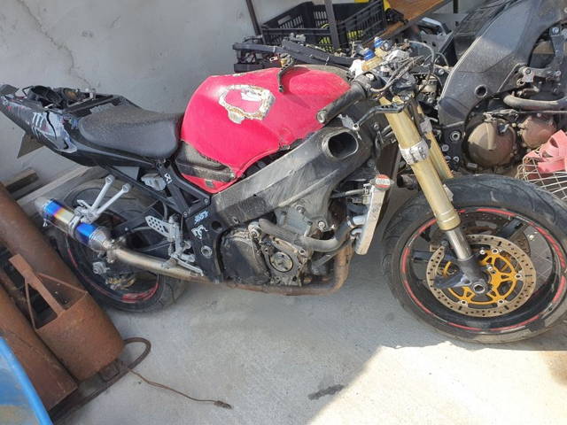 Dezmembrez suzuki gsxr 600 750 k4 k5 gsx-r 600 gsx-r 750