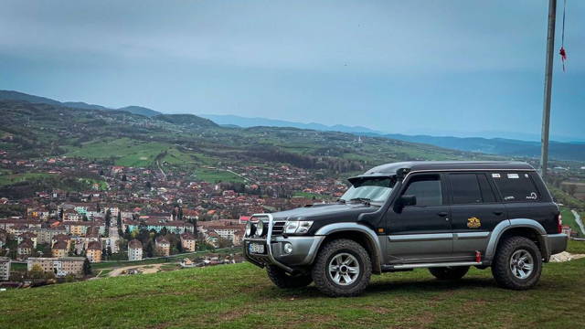 Nissan Patrol Y61 GR, autoutilitara(4 locuri)