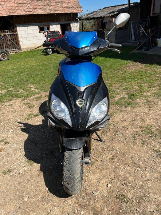 Scuter Benero 80cc sau schimb cu motocultor