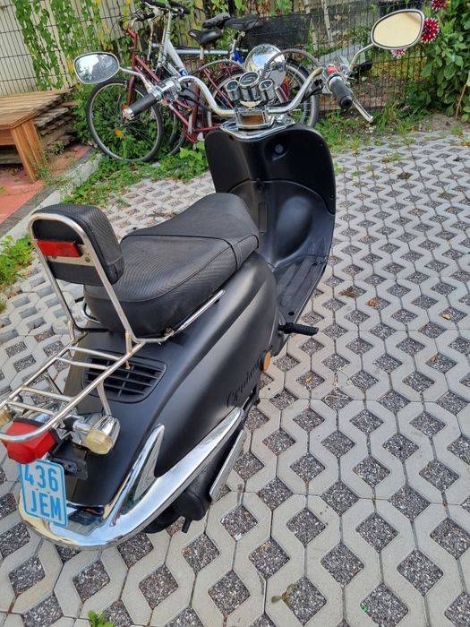 Scuter retro 50 cm