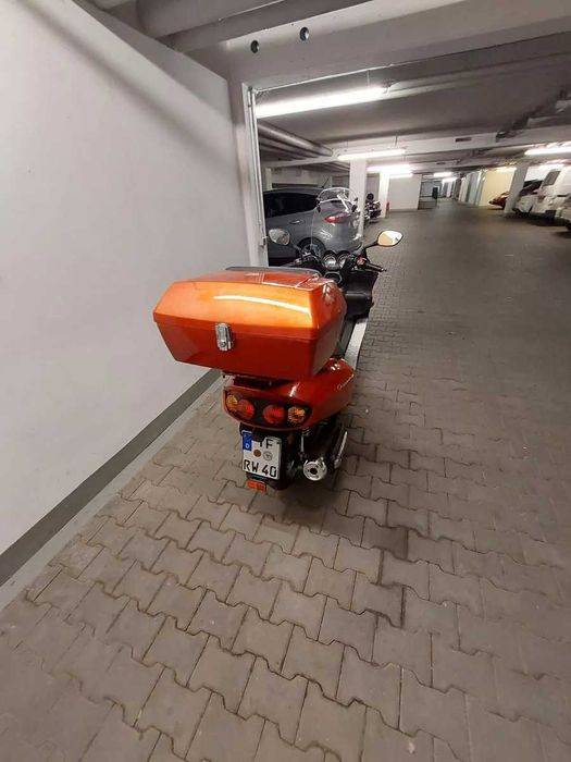 Scuter de 250 cm stare foarte buna.