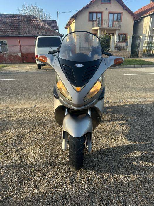 Scuter Malaguti Madison 250cc
