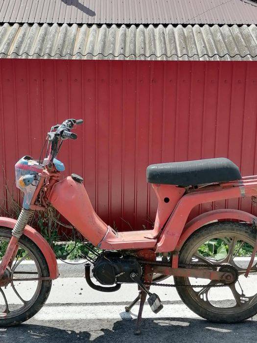 Vând un moped  tomos