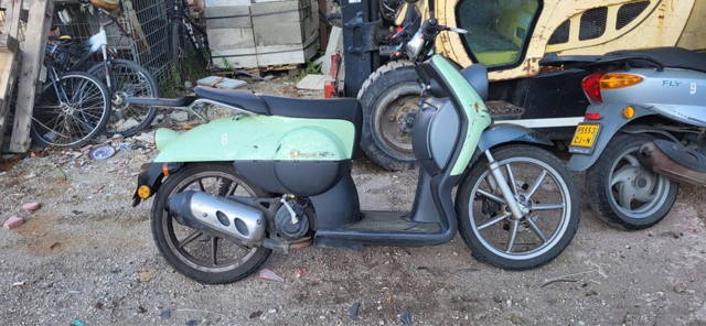 Vand scuter Benelli Pepe