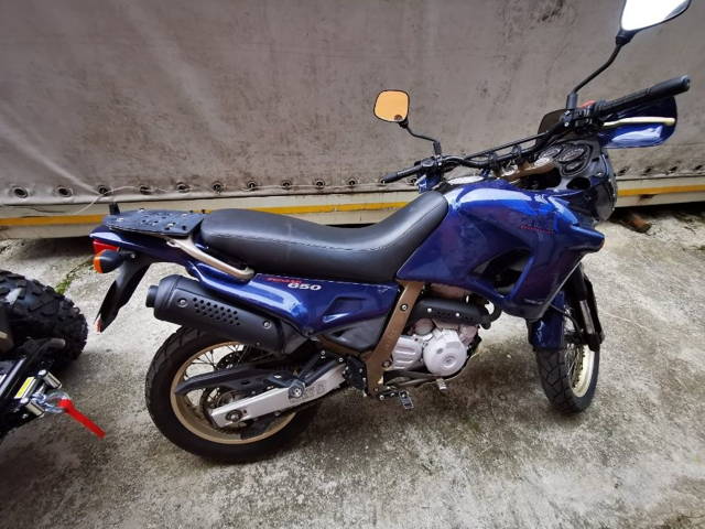 Motocicleta Enduro Aprilia Pegaso 650 GA
