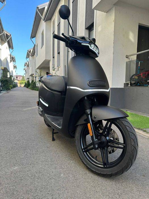 Scurer electric Horwin EK1