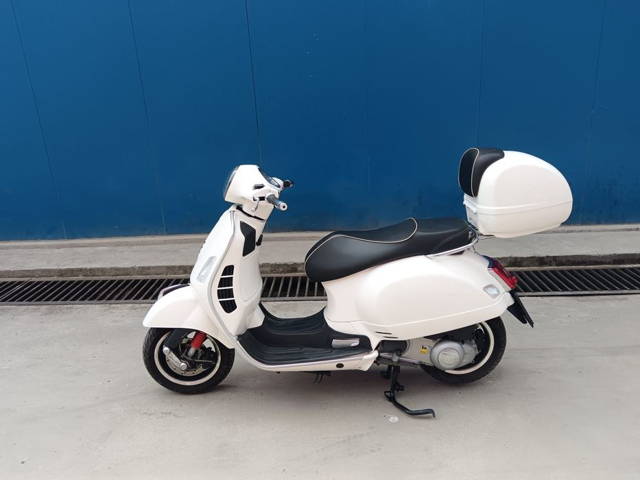 Piaggio vespa gts300 abs