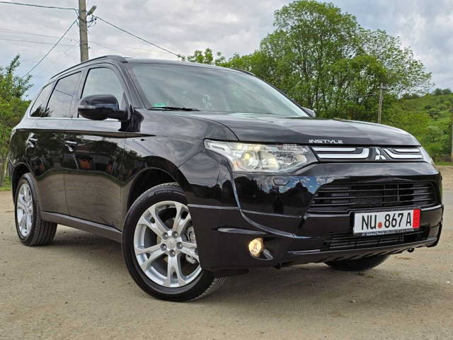 Mitsubishi Outlander ~ INSTYLE ~2 2 DI D ~ 177 CP ~ 7 Locuri ~ 4 x 4 ~