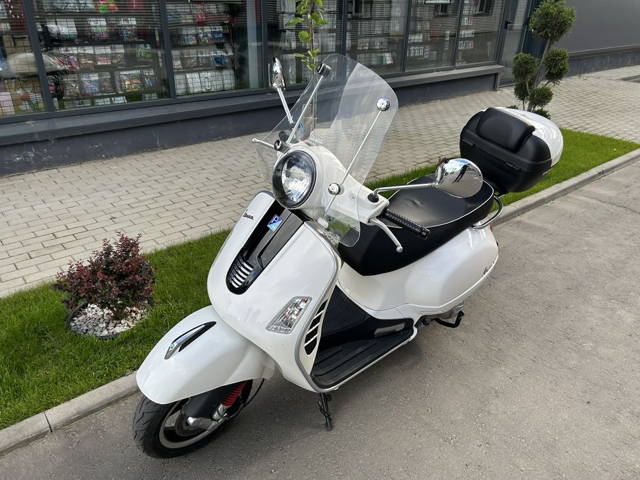 Piaggio Vesta GTS 300 ie