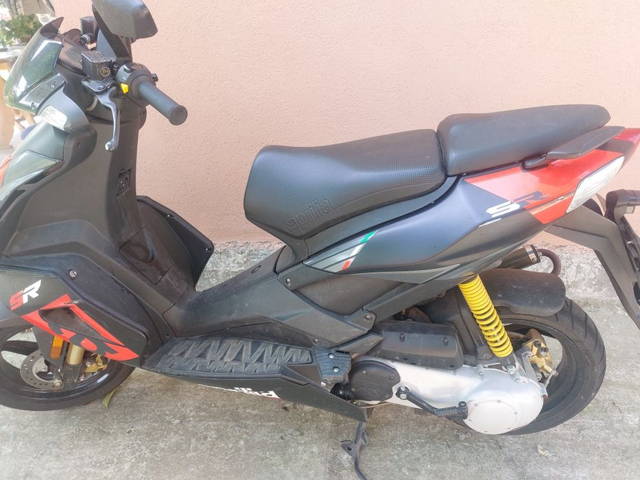 Scuter Aprilia SR