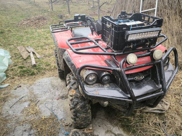 Vând ATV TGB 425