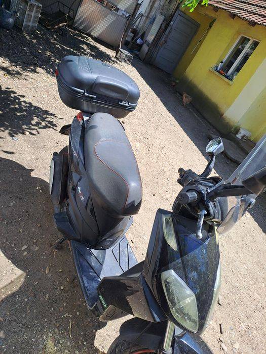 scuter Aprilia 49 cm³ cu actele la zi