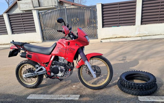 Honda NX 650 Dominator  Vand/Schimb cu naked sau sport