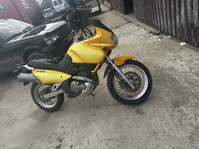 Vand sau schimb Suzuki freewind 650cm3
