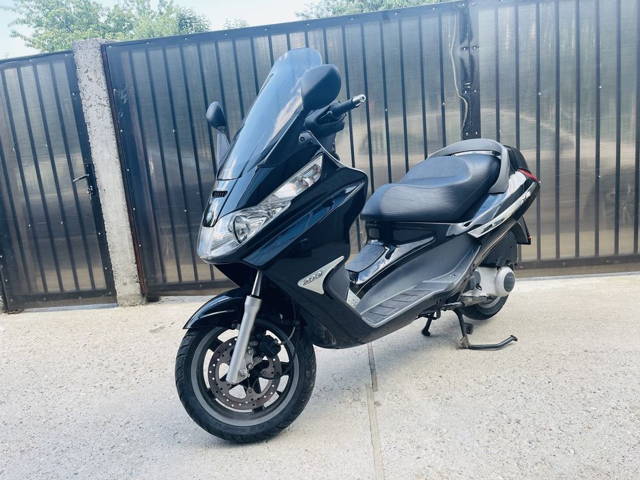 Scuter Piaggio X8 200 cmc3