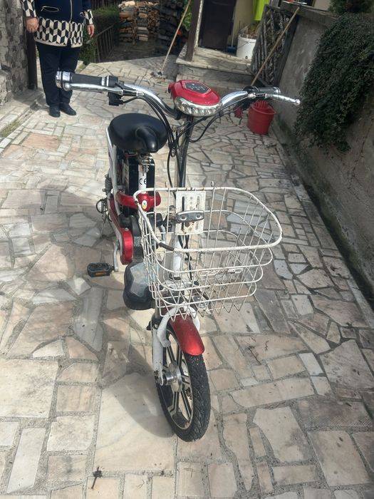 Scuter (bicicleta)electric