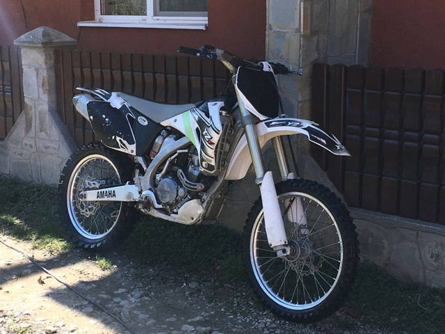 Cross Yamaha yz250f