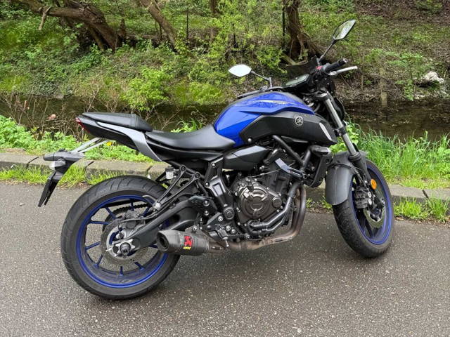 Motocicleta Yamaha MT-07 ABS 2020, evacuare akrapovic, accesorii