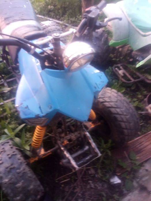 Vand 2 atv-uri pentru reparat sau pentru piese