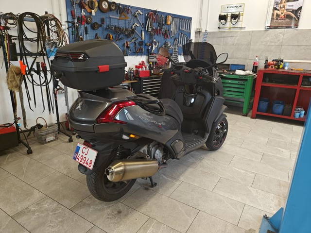 Vând Peugeot metropolis 400 rs