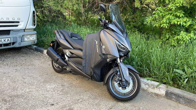 Vand scuter Xmax 300 model 2022