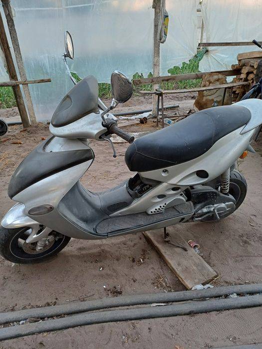 Vând scuter Malaguti f15