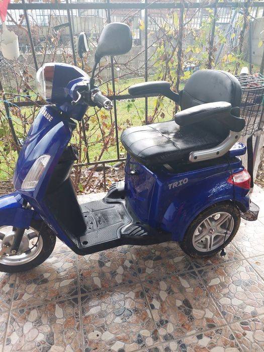 Tricicletă electrică pentru pesoane cu handicap