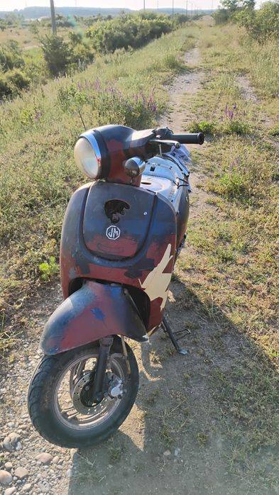Vând scuter 80cc