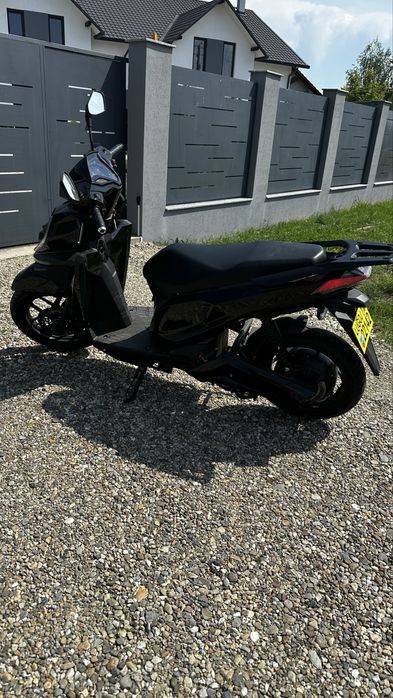 Scooter electric categoria a1 ori B