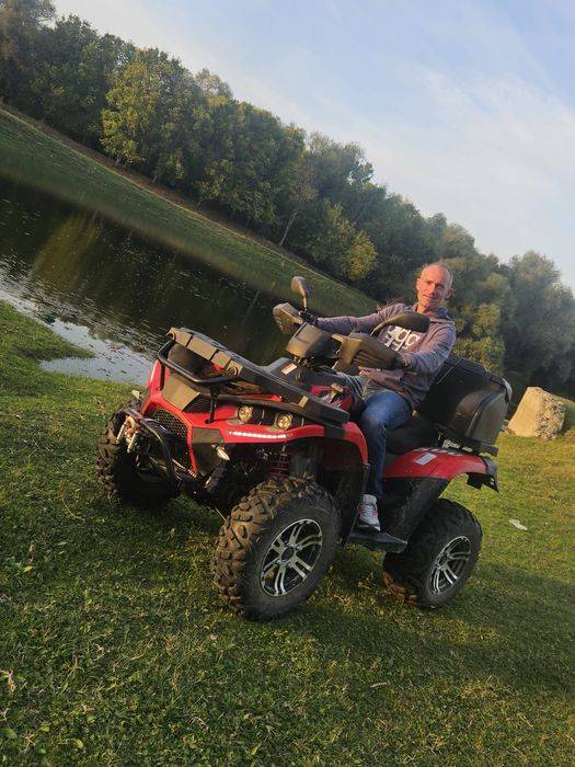 Vând atv linhai 500 .pret 20.000