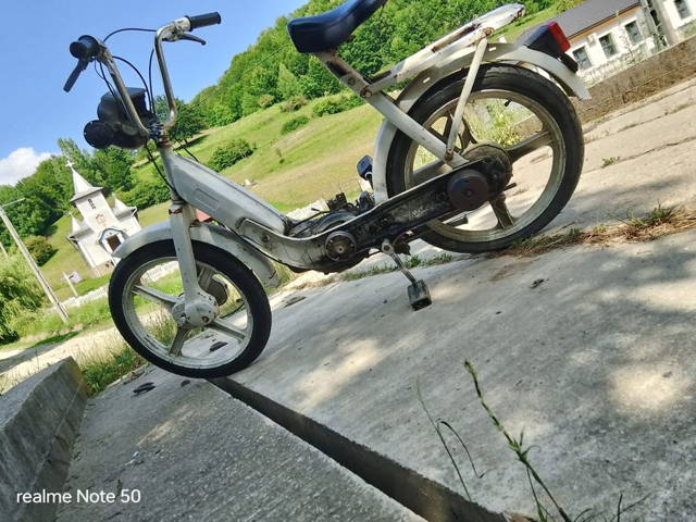 Vând moped pornește când vrea piese șcimbate