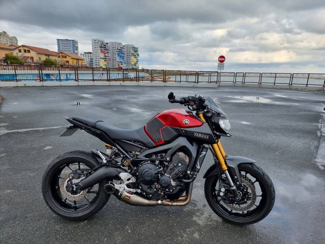 Yamaha MT09 2016 RN29A  [ Ohlins Akrapovic Woolich Race Tools ]