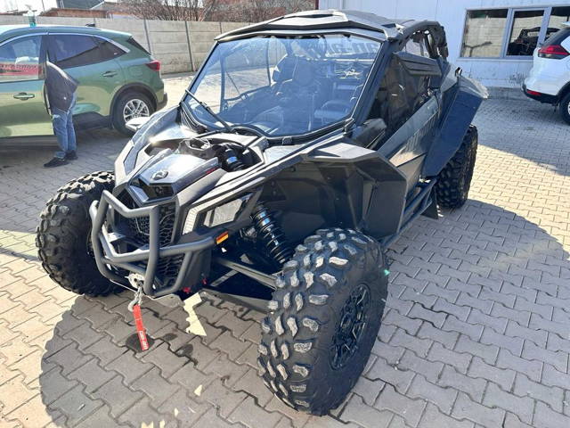 Can-Am Maverick X3 X RS Turbo Smart Shocks TVA ded. si platforma