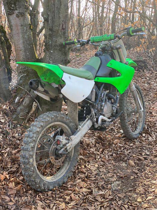 Vând Cross Kawasaki Kx 85
