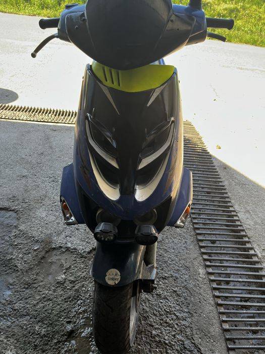 And scuter aprilia sr50