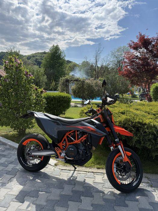 KTM 690 SMC R Supermoto