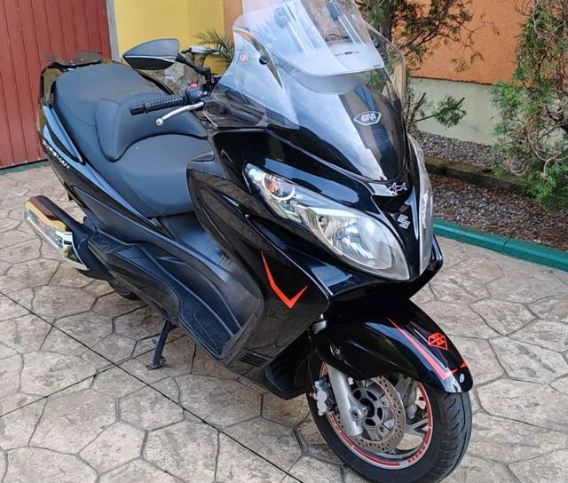 Suzuki Burgman K 400
