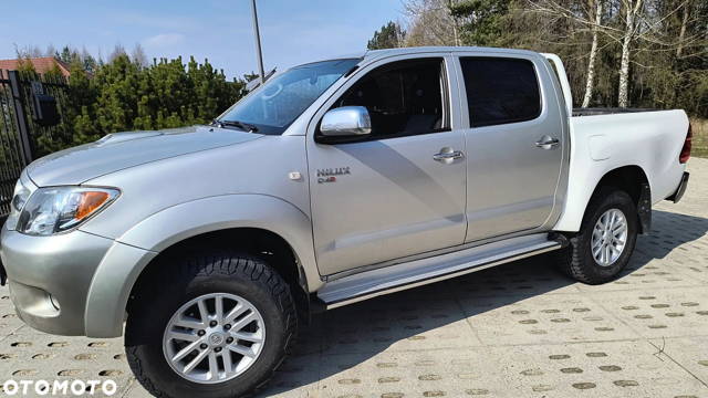 Toyota Hilux 2.5 D-4D SR5