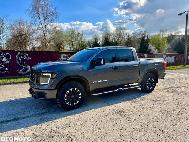Nissan Titan